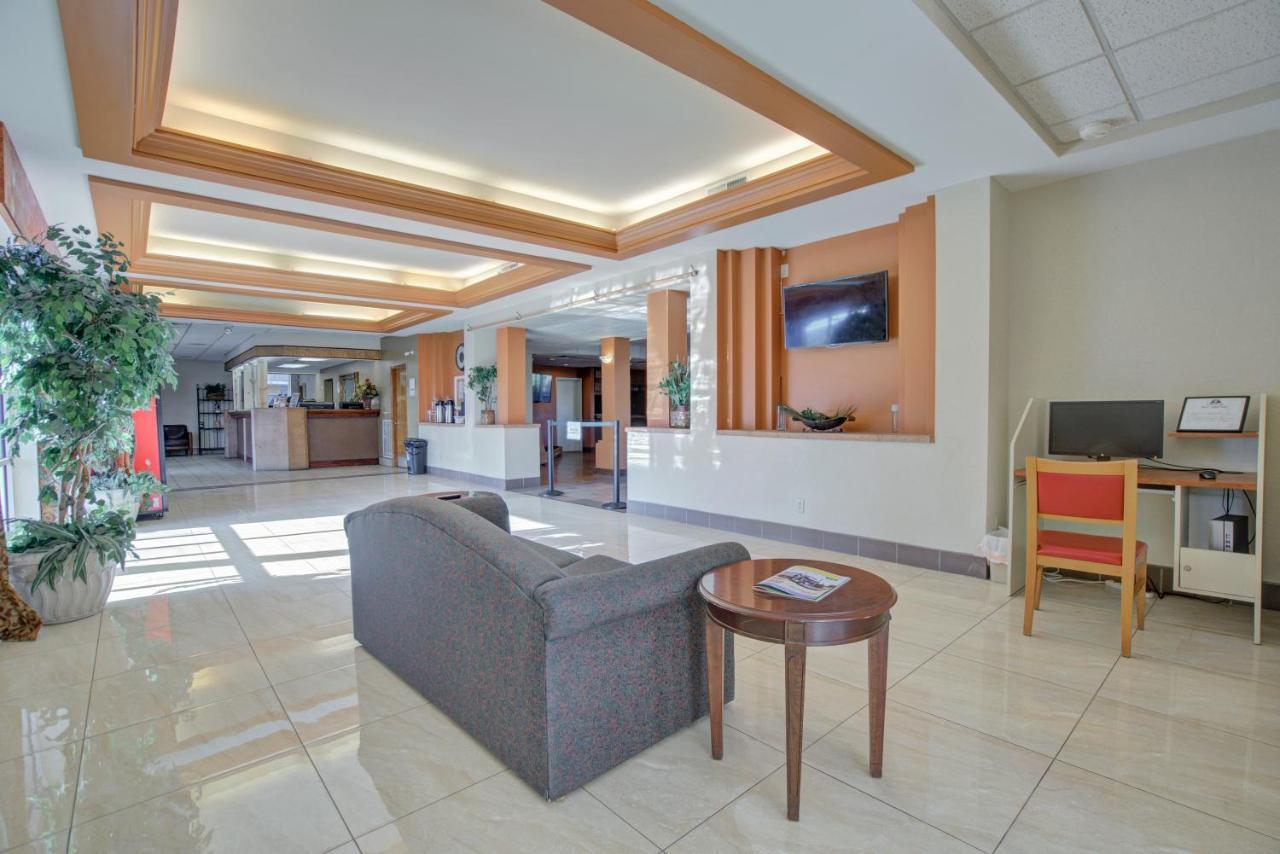 Americas Best Value Inn Laredo Exterior photo