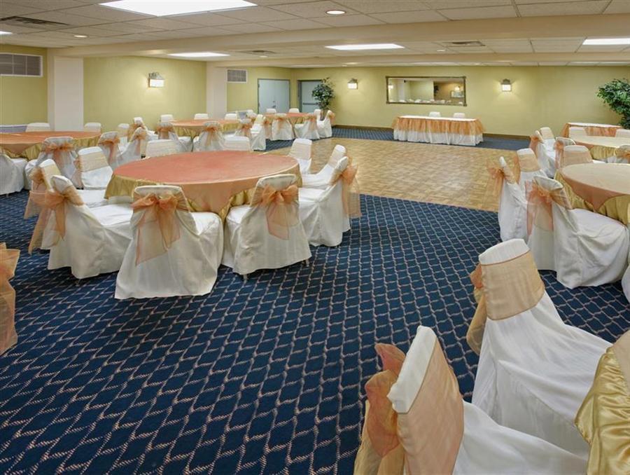 Americas Best Value Inn Laredo Exterior photo